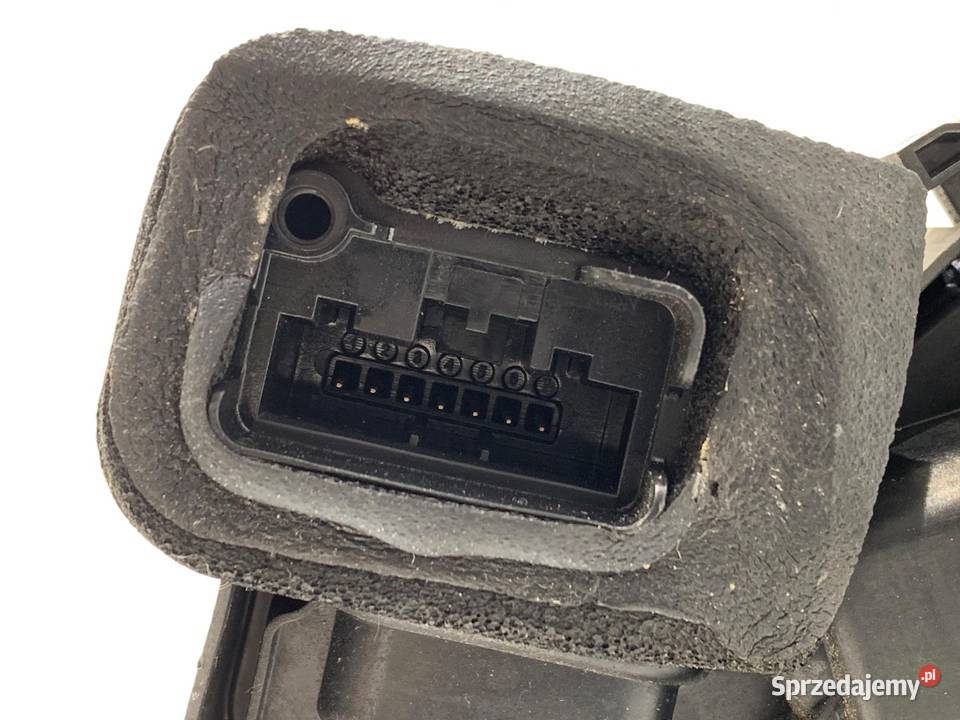 ZAMEK DRZWI LEWY PRZÓD VW PASSAT B8 Kombi