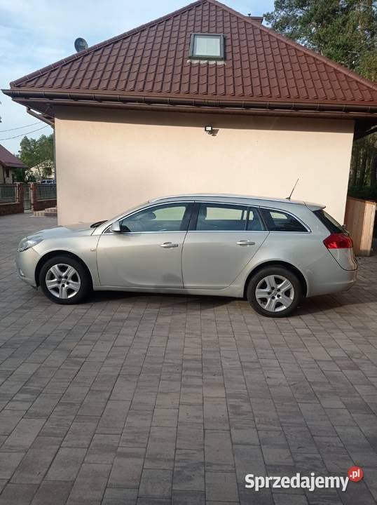 Opel Insignia combi 18 benzyna 2010r Żabokliki