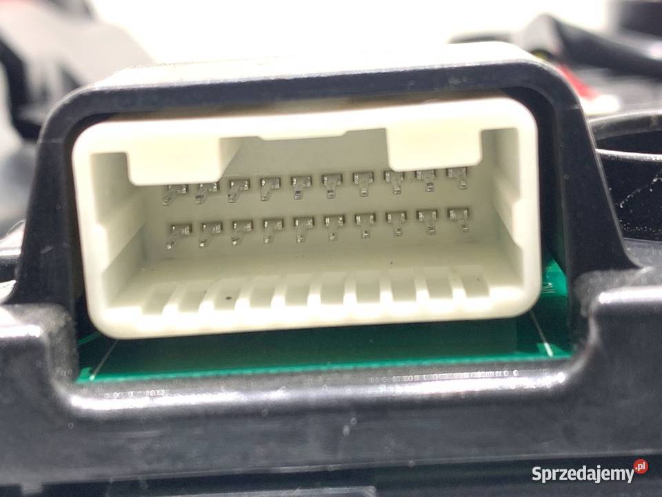 LAMPA SUFITOWA TOYOTA RAV 4 IV 1D111223G SUV