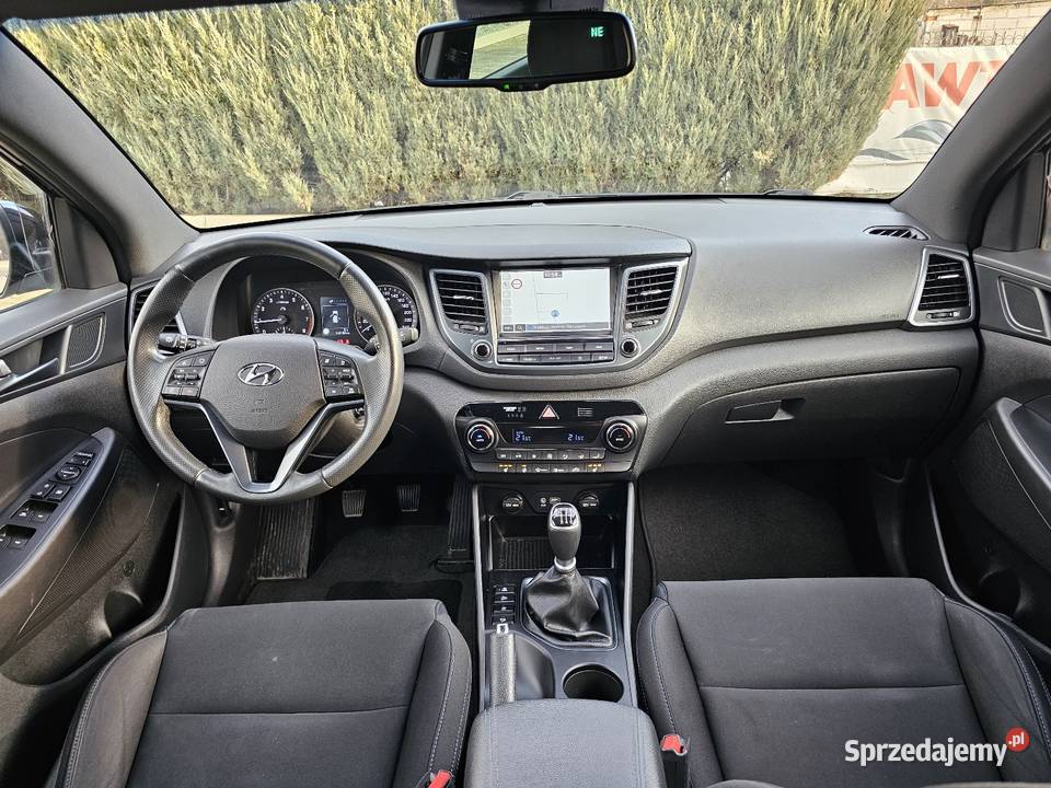 HYUNDAI TUCSON 16Benzyna 2018r Niski przebieg nieuszkodzony