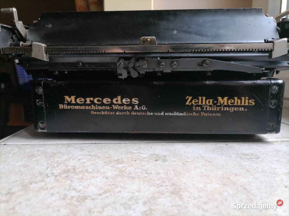 Stara maszyna do pisania z lat 40 tych Pozostałe