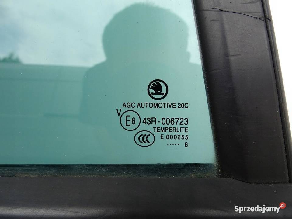 DRZWI PRAWY TYŁ PRAWE TYLNE LF7Y SKODA OCTAVIA
