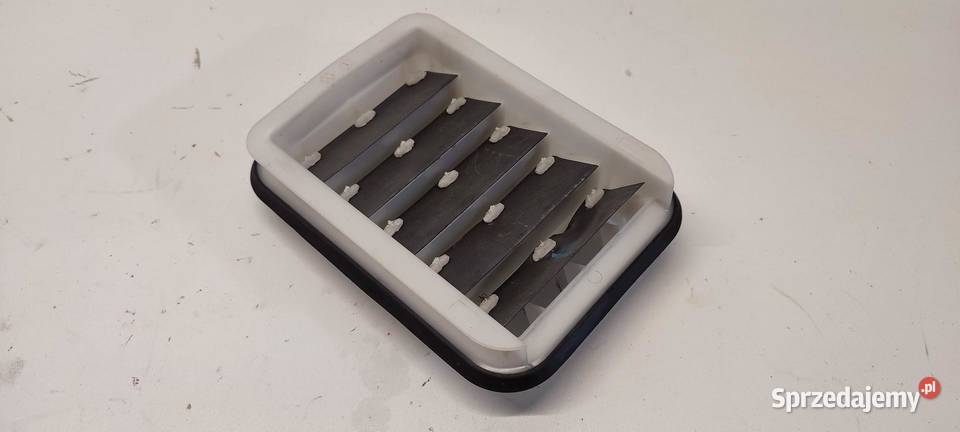 MAZDA 2 TOYOTA YARIS IV KRATKA BAGAŻNIKA osobowe sprzedam