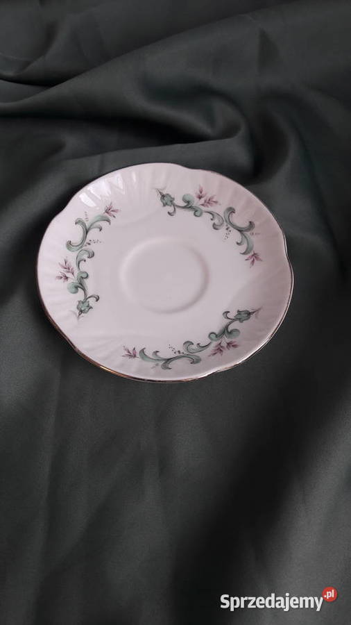 Mały talerzyk z porcelany kostnej Royal Victoria Głuchołazy
