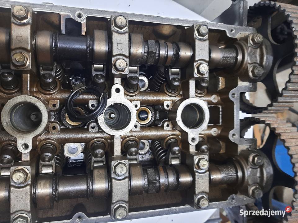 Głowica z wałkami zaworami Hyundai Sonata 20 16V osobowe łódzkie Ksawerów