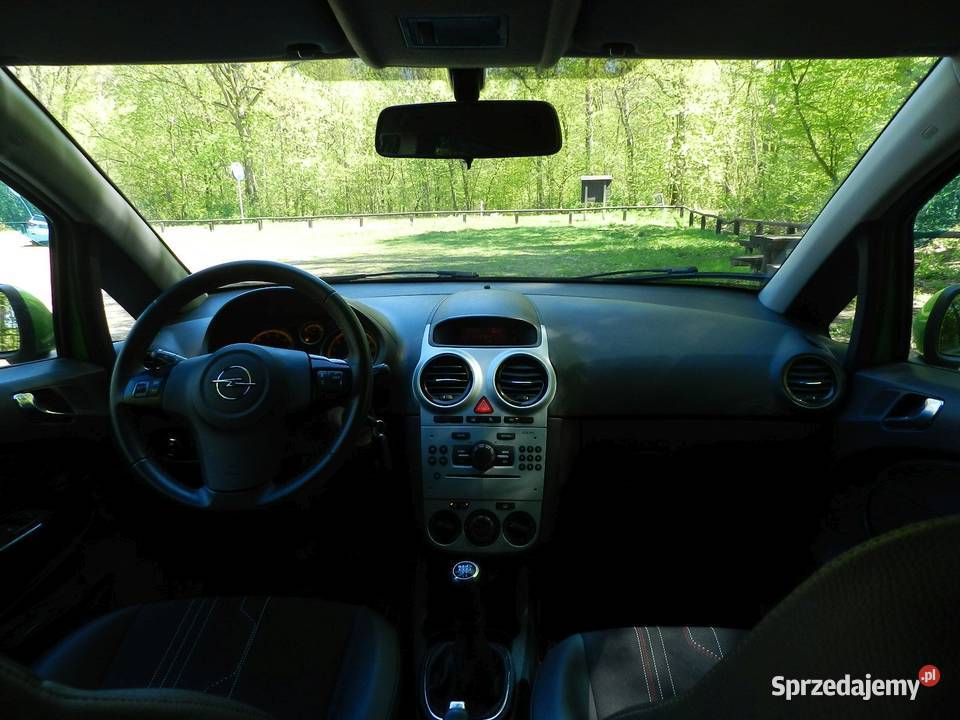 Opel Corsa D benzyna 14 100 5drzwi klima Livt lakier metallic wielkopolskie Puszczykowo sprzedam