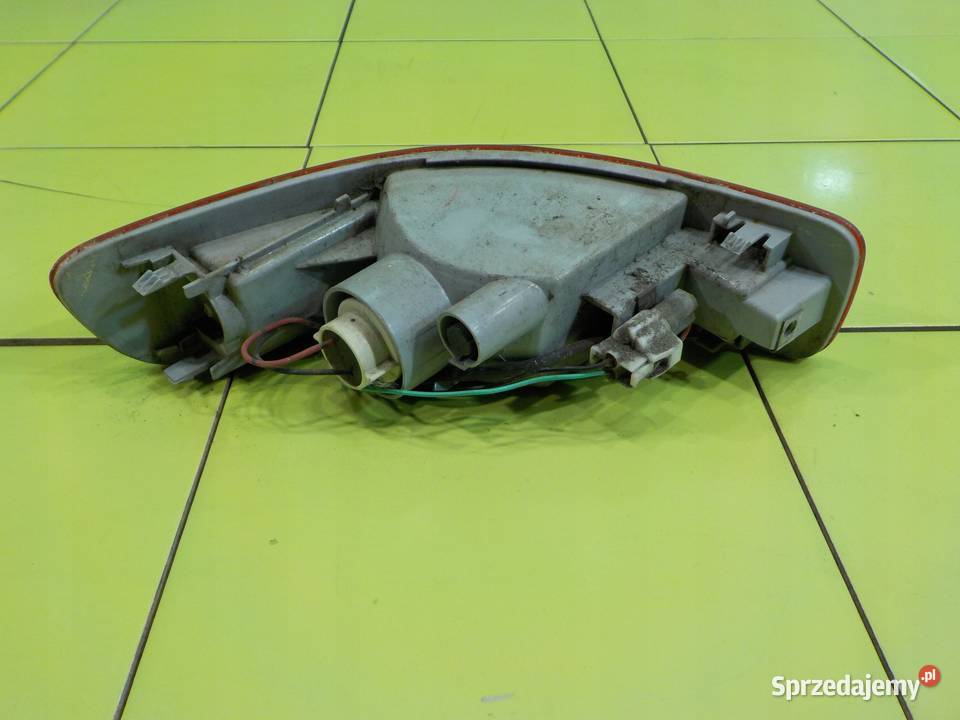 PEUGEOT 4007 22 HDI 11r 5D lampa prawa tyl w