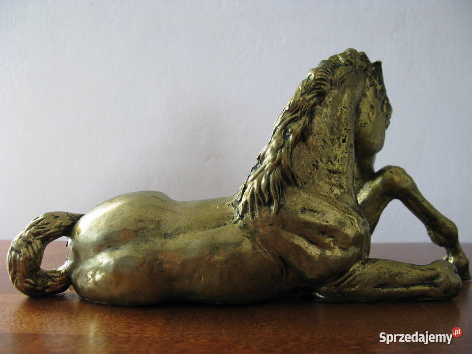 Duża figura leżącego konia z mosiądzu Koń Antyki, Sztuka, Kolekcje mazowieckie Warszawa