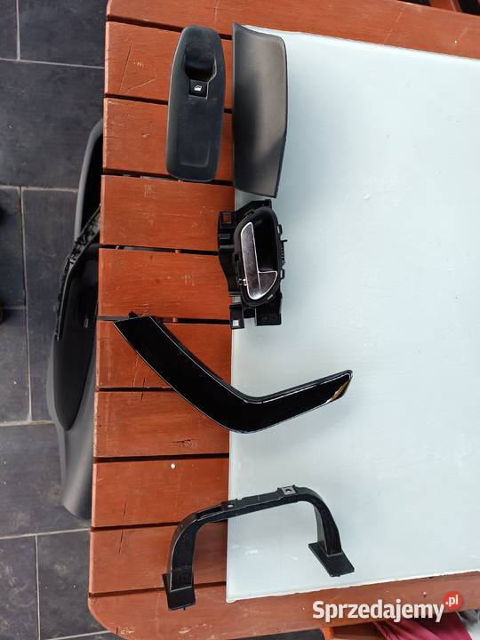 Boczek drzwi prawy przód Peugeot 208 I Turek