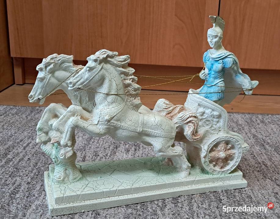 Figura Figurka Rzeźba Rydwan z końmi Spękania Suwałki