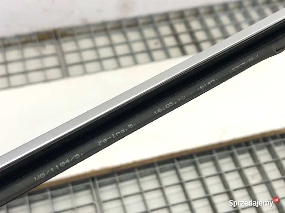 LISTWA ZGARNIAJĄCA PRZÓD LEWA BMW F01 osobowe