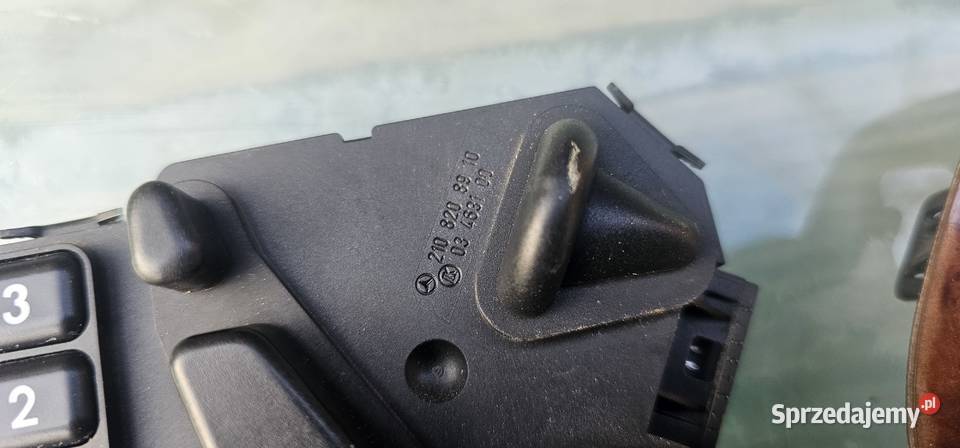 Panel fotela lewy przód mercedes w210 2108208910 Pozostałe Zbąszyń