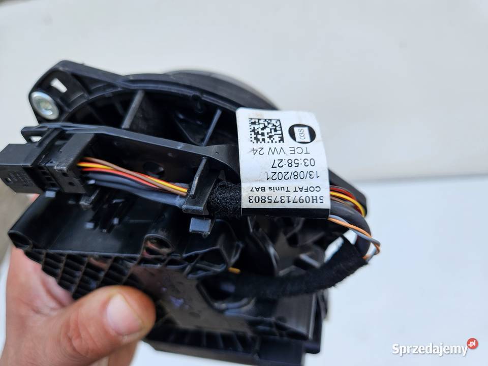 VW GOLF VIII 8 KLAMKA KLAPY BAGAŻNIKA TYŁ