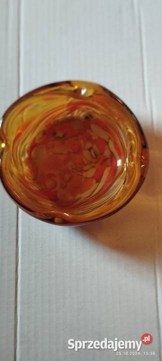 Stara szklana popielniczka z lanego szkła