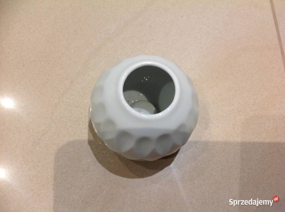 Mały Wazonik Porcelanowy