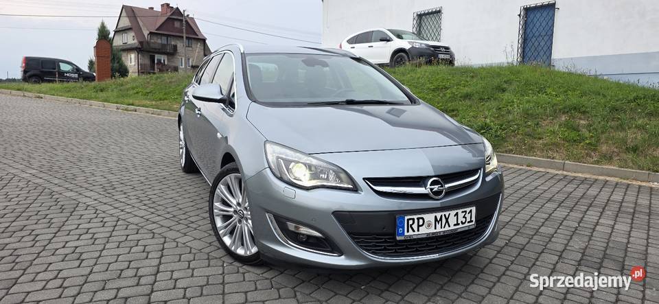Opel astra j lift 16 180 światła do jazdy dziennej sprzedam