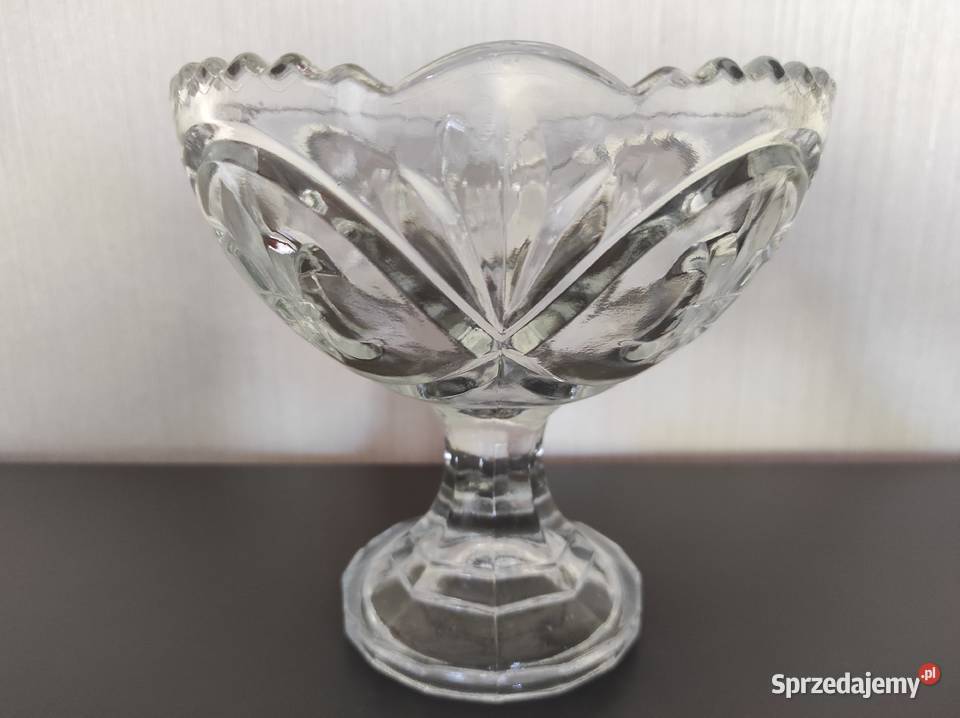 Cukiernica paterka Lilijka szkło Bohemia Czechy Porcelana i szkło Białystok