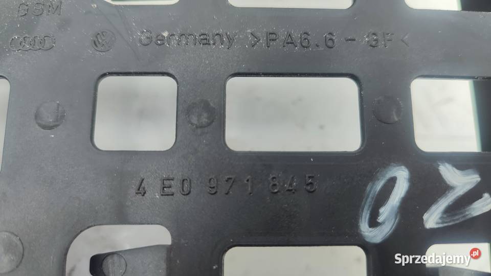 AUDI A8 D3 42 TDI 0510 SKRZYNKA BEZPIECZNIKÓW Włoszczowa