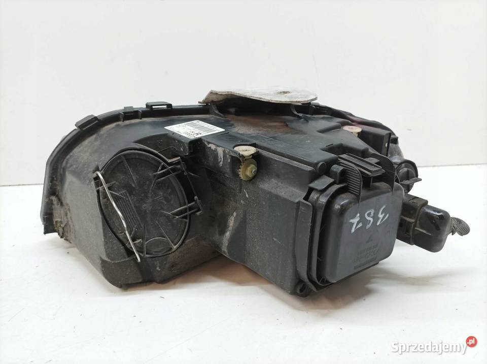 LAMPA PRZÓD PRAWA EU 0301206202 Audi A3 II Lampy przednie świętokrzyskie