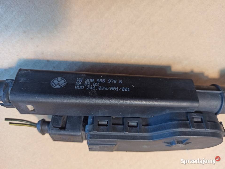 3D0955978B SPRYSKIWACZ LAMPY XENON PRZÓD VW