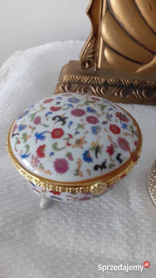 Lustro obrotowe i szkatułki