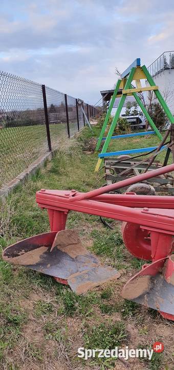 Pług dwuskibowy do traktorów np C330 nieuszkodzony Lutoryż