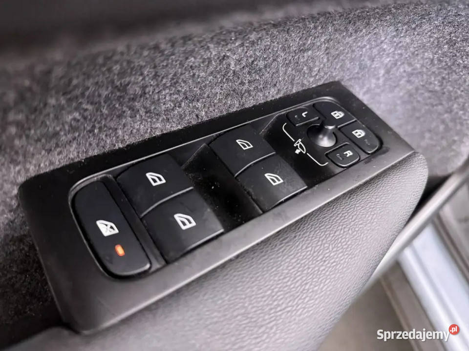 Volvo XC 40 15 Automat Podgrzewane fotele i czujnik parkowania Lipówki sprzedam