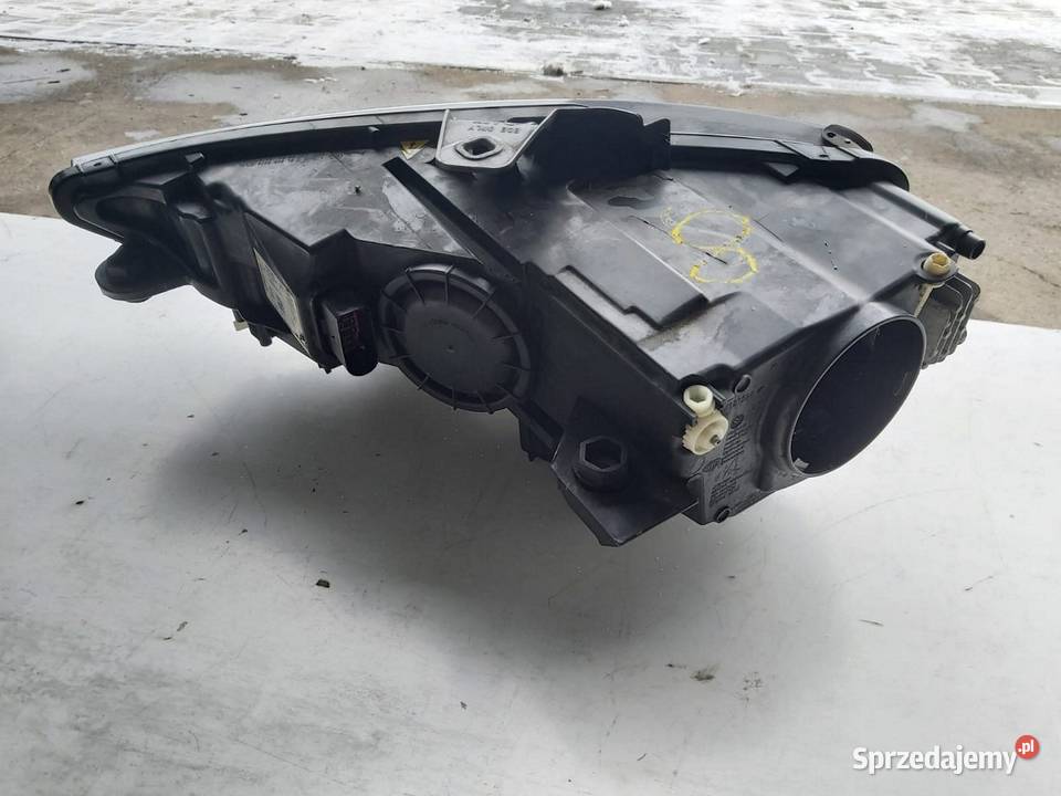 AUDI A3 2014 LAMPA PRAWA PRZÓD XENON 8V0941006C