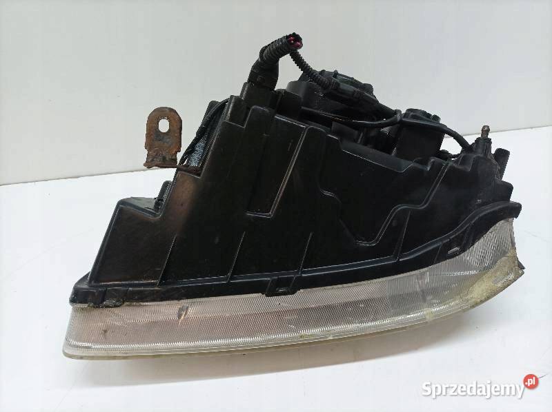 LAMPA PRZÓD PRAWA EU Kia Carens I 19992006 Lampy przednie sprzedam
