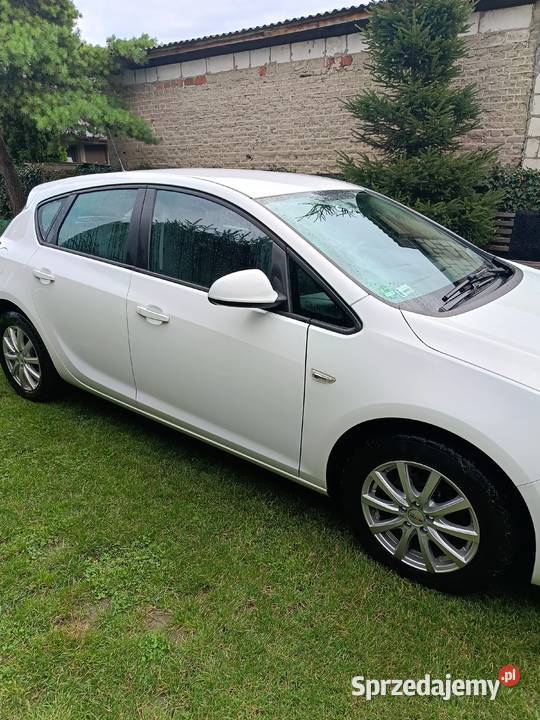 Opel Astra J 2015 16 Benzyna Wohyń sprzedam