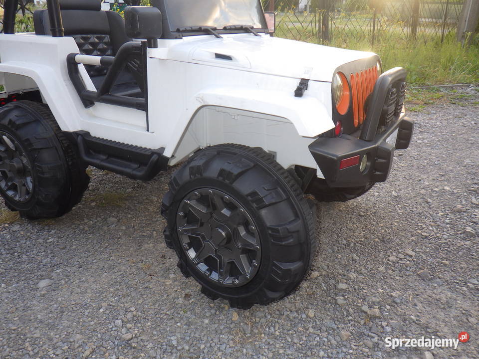 Duży Jeep na Akumulator Mocny Jeep na Akumulator Dębica