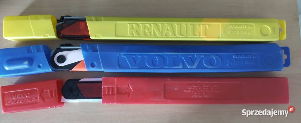 Trzy trójkąty ostrzegawcze Volvo Iveco Renault łódzkie Łódź