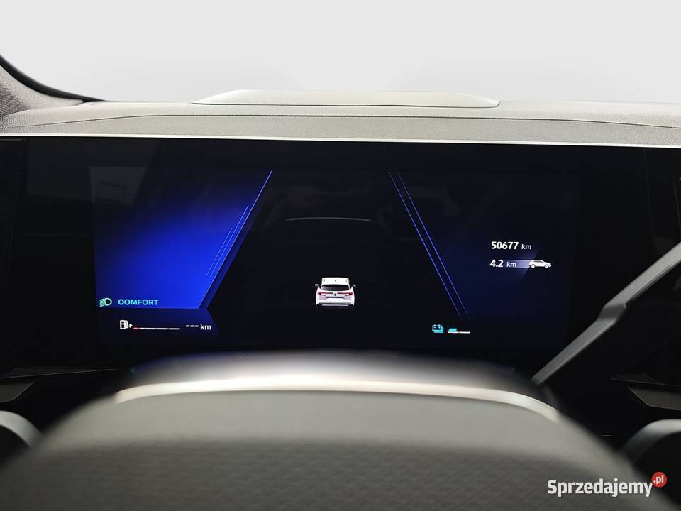 Austral 12 ETech Full Hybrid 200 Iconic esprit benzyna