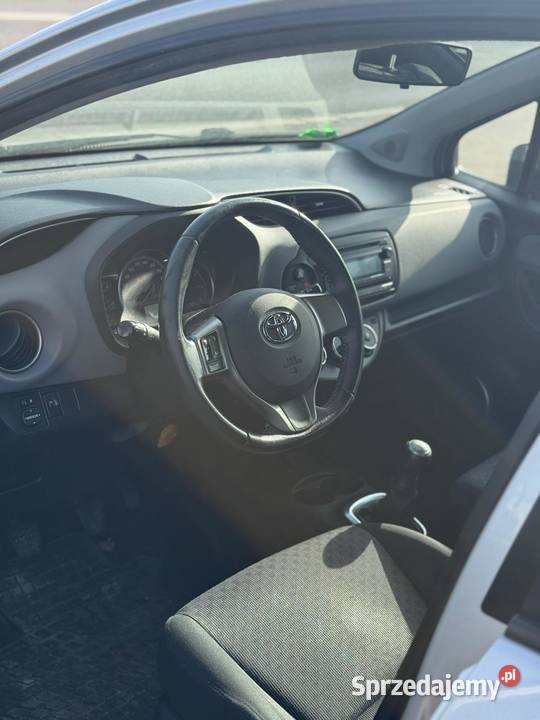 TOYOTA YARIS 10 Benzyna 70 2015R 199 000 śląskie