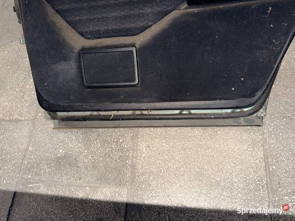 Drzwi Mercedes w124 kompletne Rok produkcji 1993 Karoseria Częstochowa sprzedam