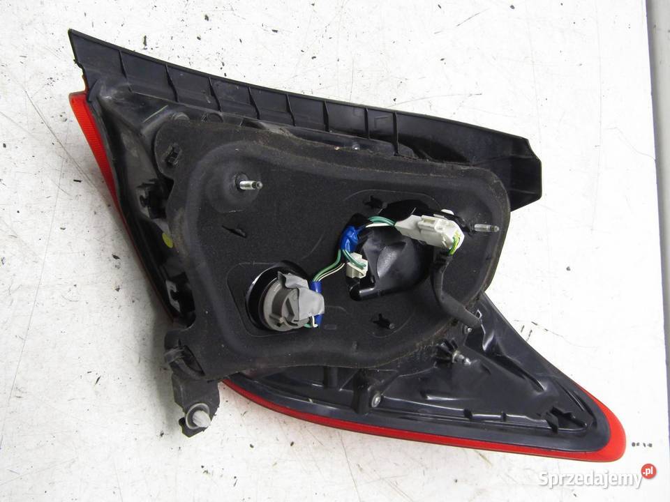 LAMPA TYLNA LEWY TYŁ TOYOTA YARIS III LIFT osobowe