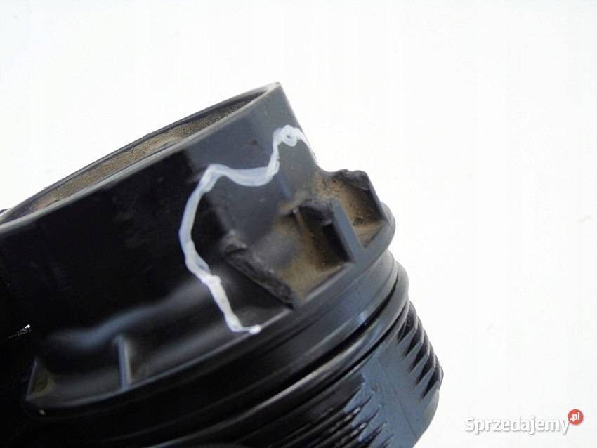 KOREK OBUDOWA FILTRA OLEJU 18 VVTI AVENSIS T27