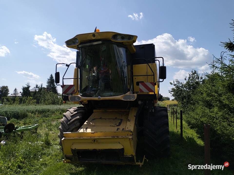 Kombajn zbożowy News Holland CS540 nieuszkodzony Trawniki