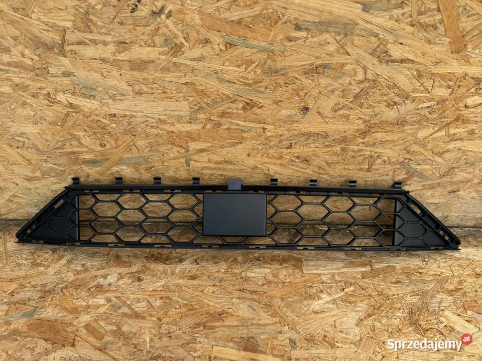 Środkowa kratka zderzaka przód Ford focus mk4 Sieraków