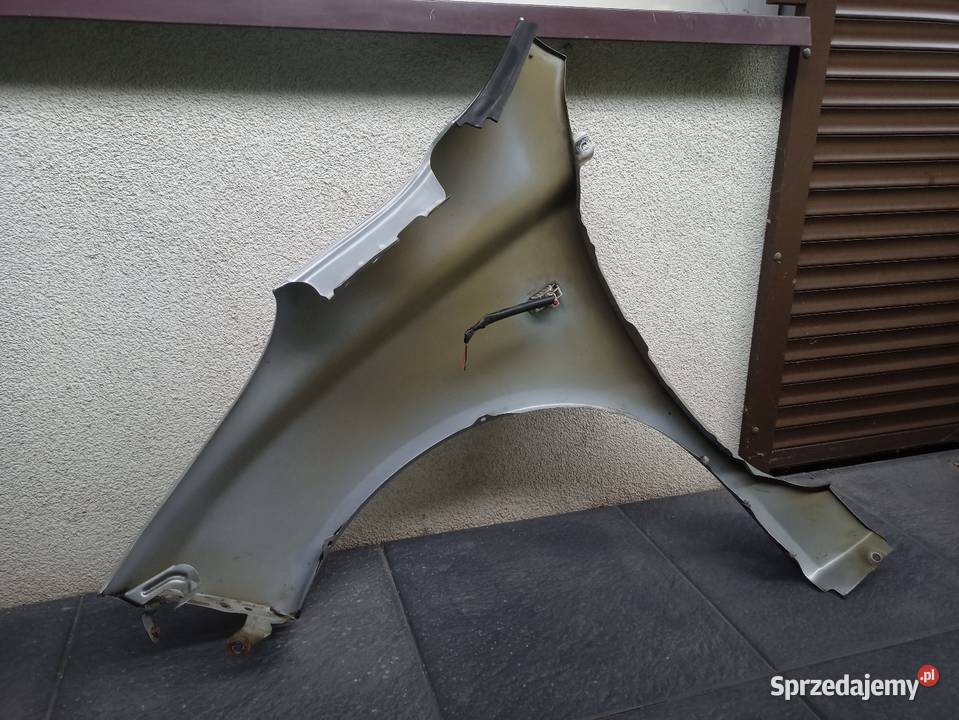 Nissan Micra K12 błotnik nadkole prawy pasażera osobowe Sieradz