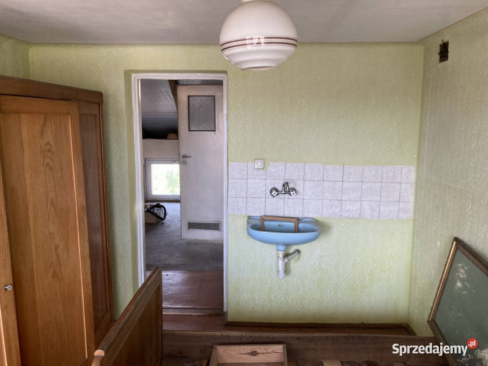 Do remontu przestronny z budynkami gosp Raków