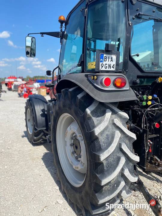 Używany Ciągnik rolniczy HATTAT T4110 4WD Rzędziany