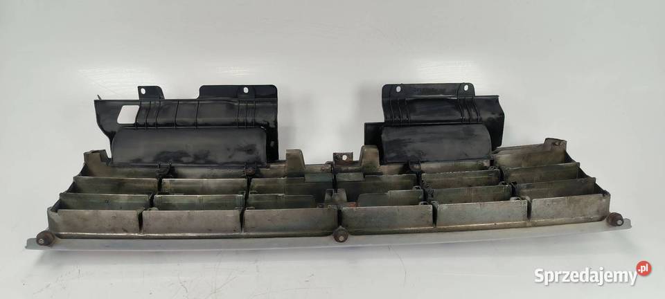 GRILL ATRAPA MITSHUBISHI PAJERO MB645720