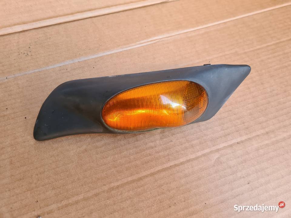 IVECO DAILY 3 9906 lampa lampy kierunkowskaz