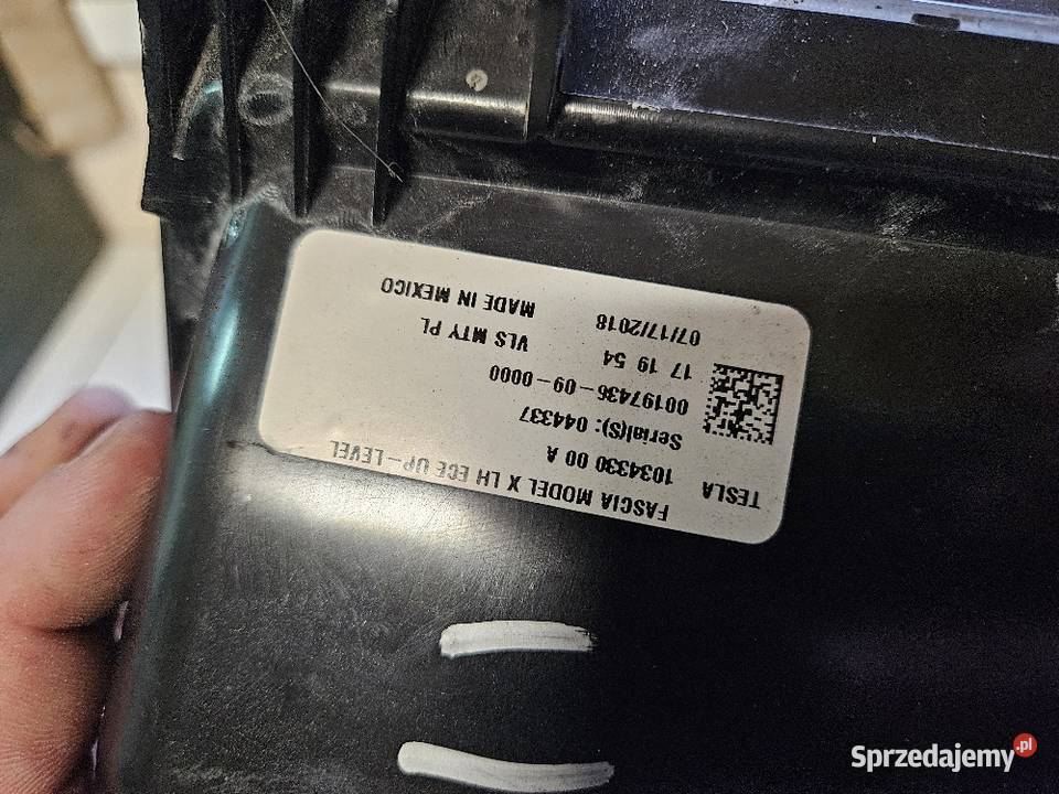 TESLA MODEL X HALOGEN LED LEWY PRZÓD 103433000A osobowe Międzychód sprzedam