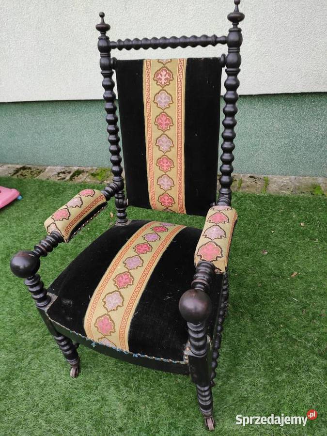 stary fotel w stylu Napoleona III Budzyń