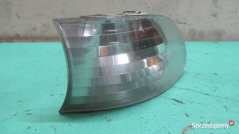 BMW E38 LIFT 01r kierunkowskaz lewy 8387631