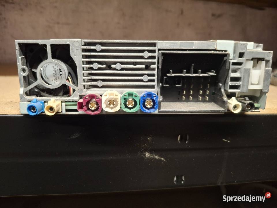 Czytnik radio navi bmw f46 6821136 Części samochodowe