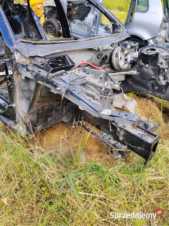 Podłużnica prawa Audi a4 b9 przed lift kolor Zbąszyń