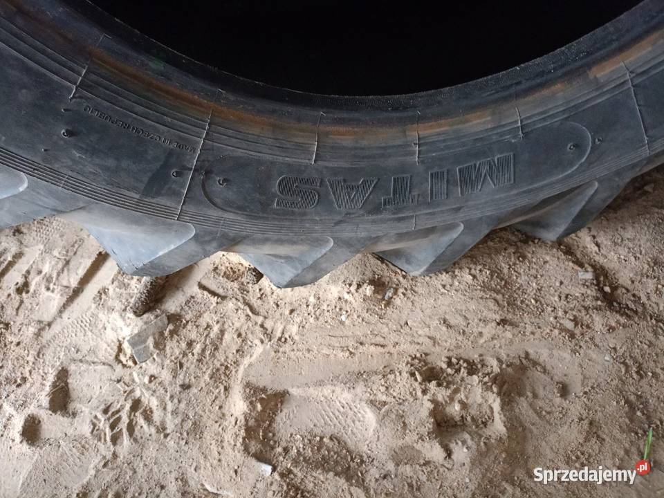 Opony 16930 48070R30 Strojec